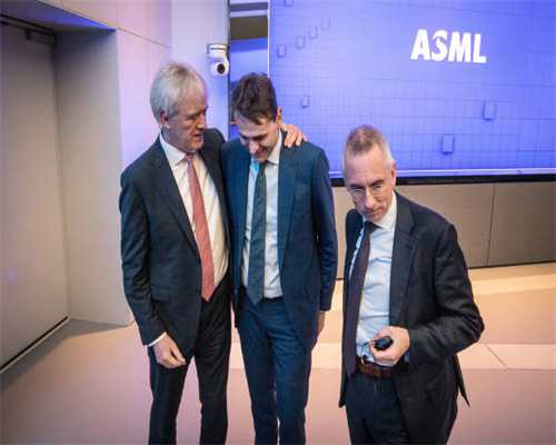 看破不说破，人稳话不多，这样的人非龙即凤