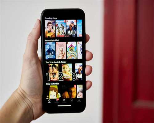 机修工摇身一变平民影帝，与曾黎分手后又娶韩国美女，他有何魅力