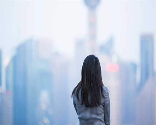 “草帽书记”：村里发展高端民宿从一间“土味”客房开始